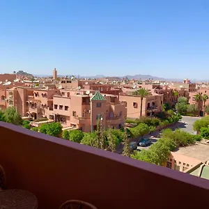 Appartement Moderne, Lumineux&spacieux Avec Balcon -central -wifi-smart Tv-clim, Marrakesh
